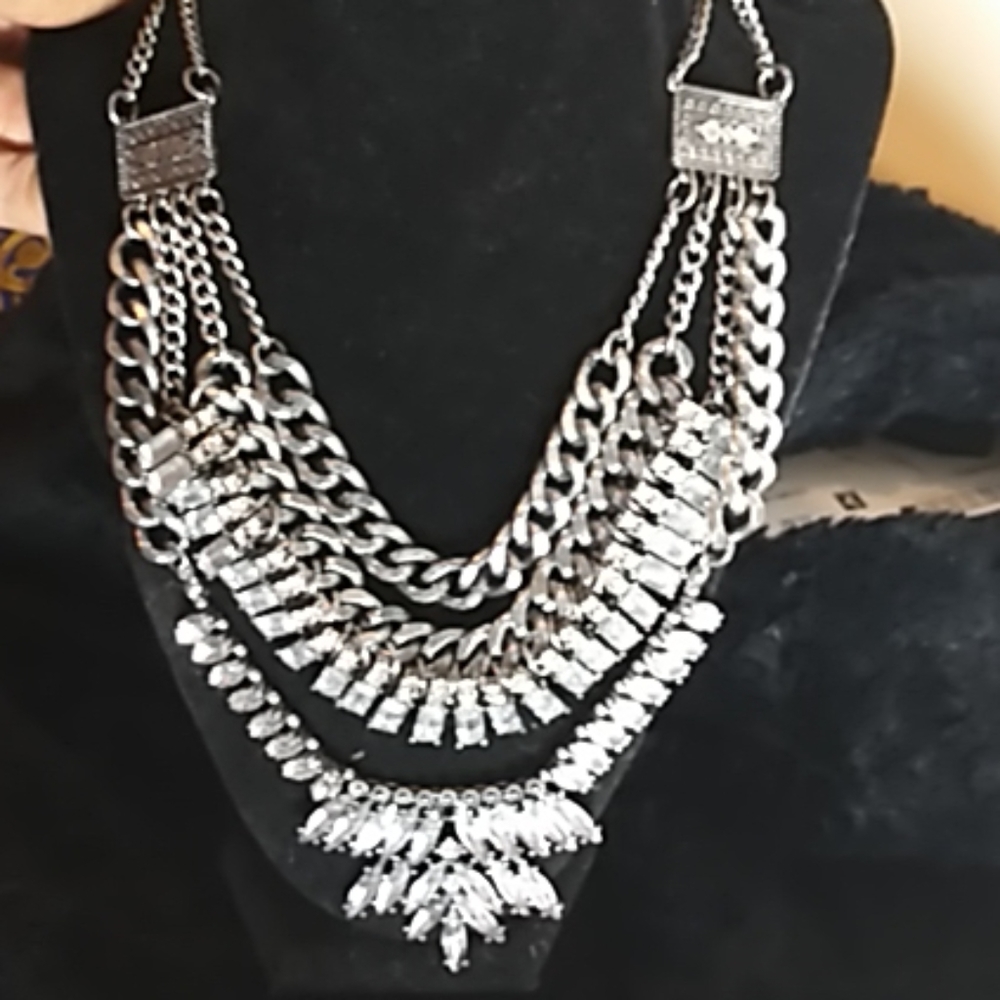 Multi strand Necklace - Picture 3 of 4